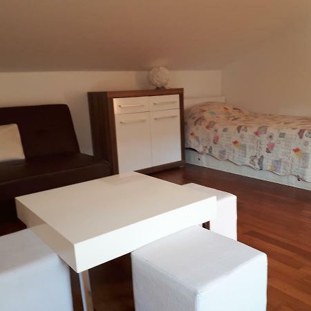 Ruzmarinka 4* Apartamento Baška Exterior foto