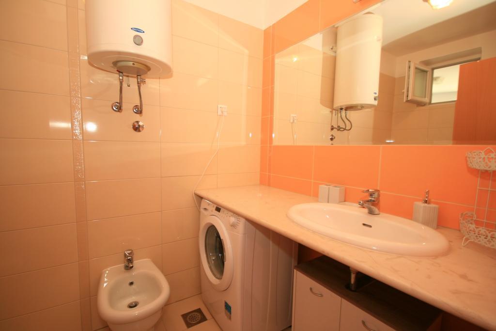 Ruzmarinka 4* Apartamento Baška Exterior foto
