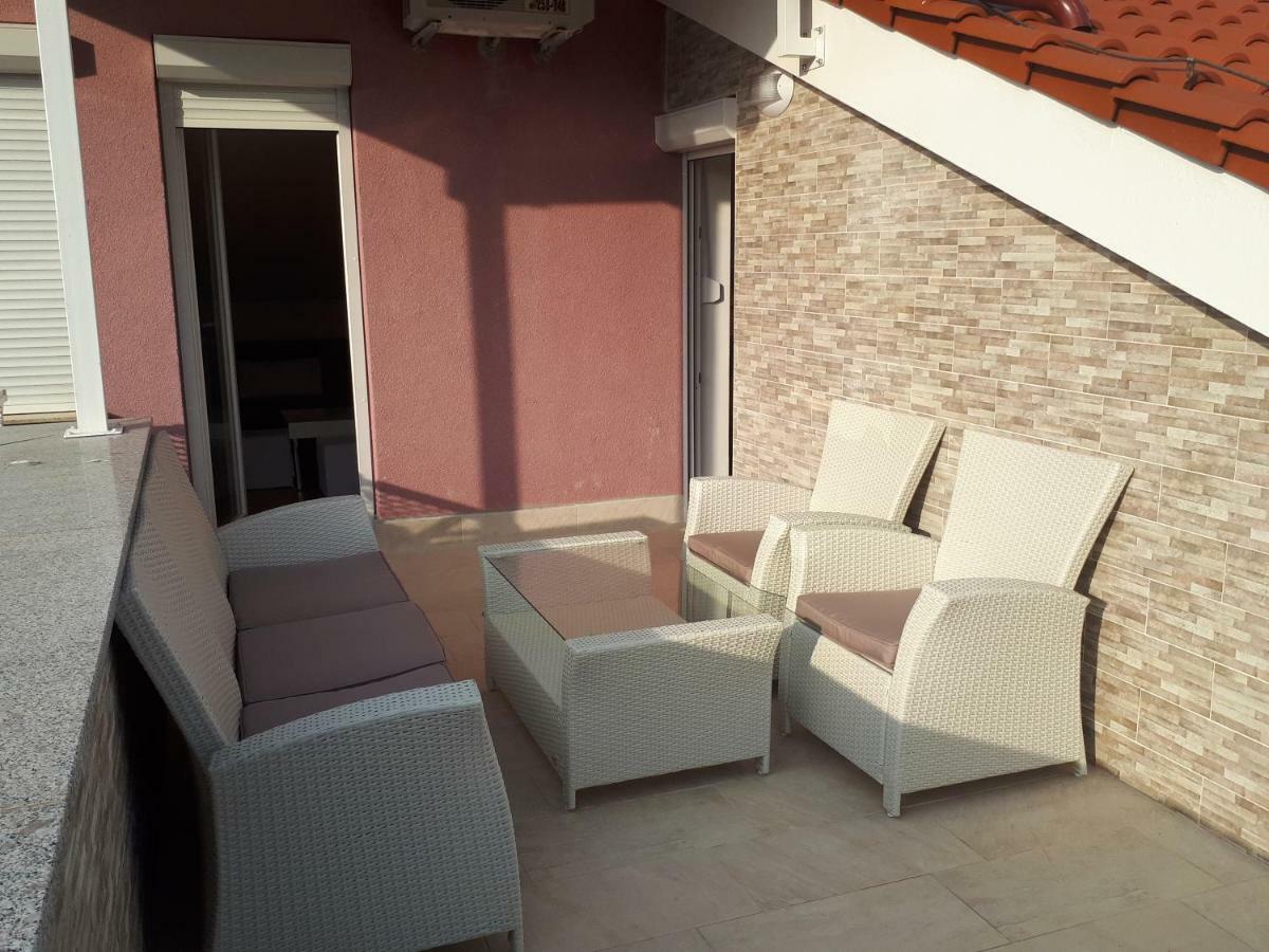 Ruzmarinka 4* Apartamento Baška Exterior foto